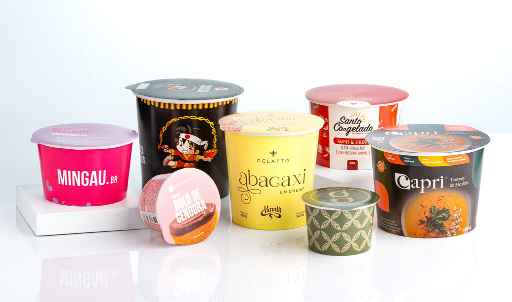 Copos e potes de papel para alimentos personalizados usados por marcas de sorvetes, cafeterias e food service